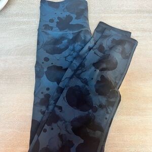 Vuori Dark Patterned Leggings